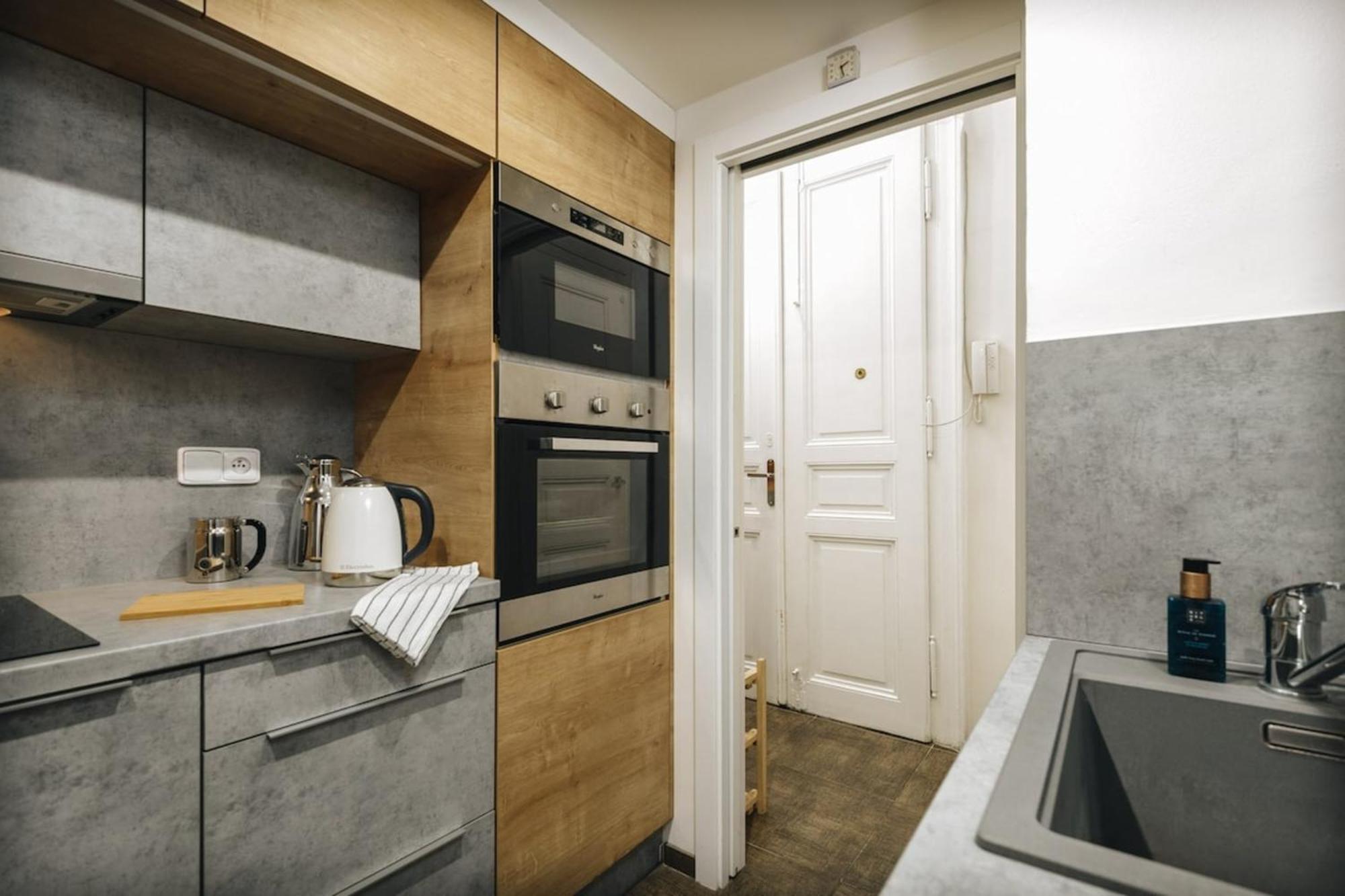 Cozy & Comfortable Apt Walking Anywhere You Want Sen Praga Zewnętrze zdjęcie