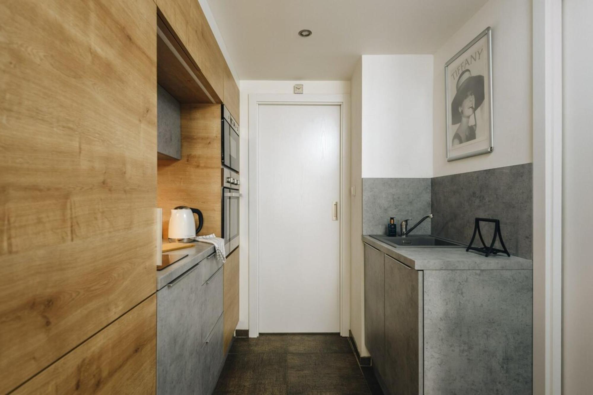 Cozy & Comfortable Apt Walking Anywhere You Want Sen Praga Zewnętrze zdjęcie