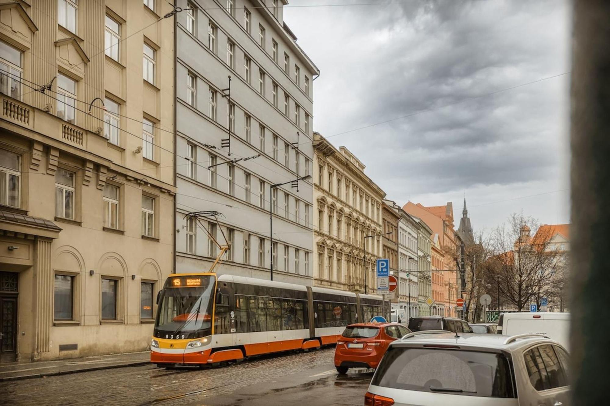 Cozy & Comfortable Apt Walking Anywhere You Want Sen Praga Zewnętrze zdjęcie